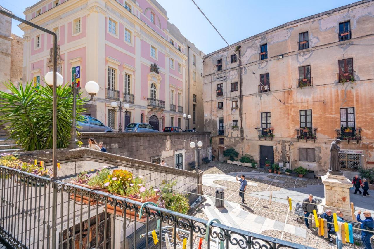 Una Splendida Vista Sulla Cattedrale - Wifi - Ac Cagliari Luaran gambar